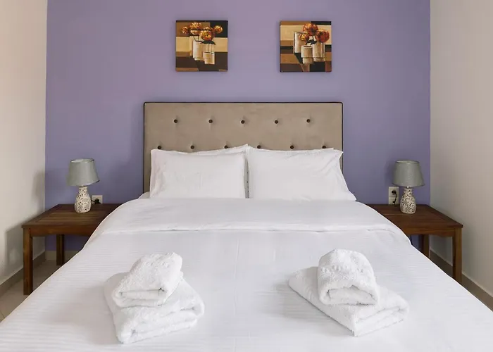 Mandi\'S Apartments