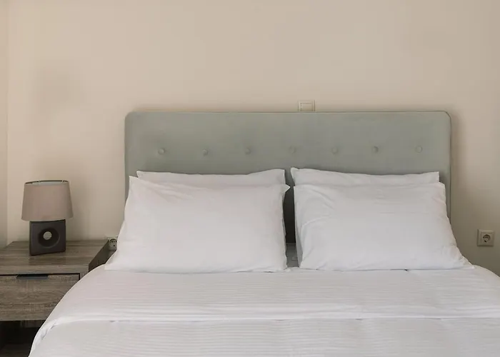 Mandi\'S Apartments
